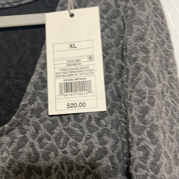 A New Day NWT long sleeve gray leopard body suit - Picture 3 of 3